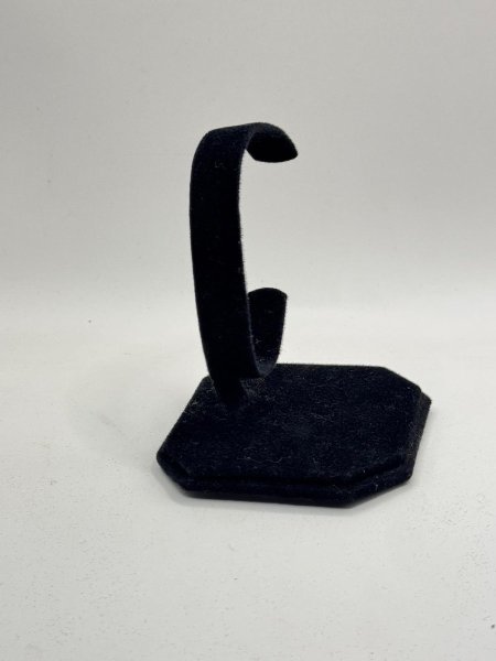 ستاند ساعه مخمل